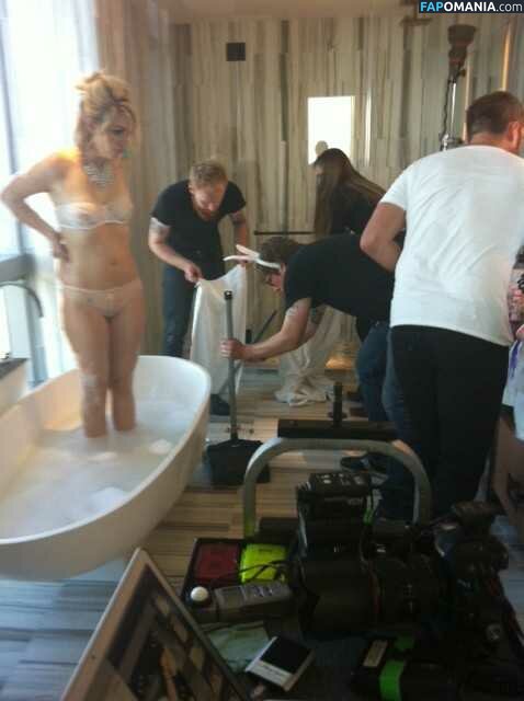 Abby Elliott Nudo Foto trapelata #6