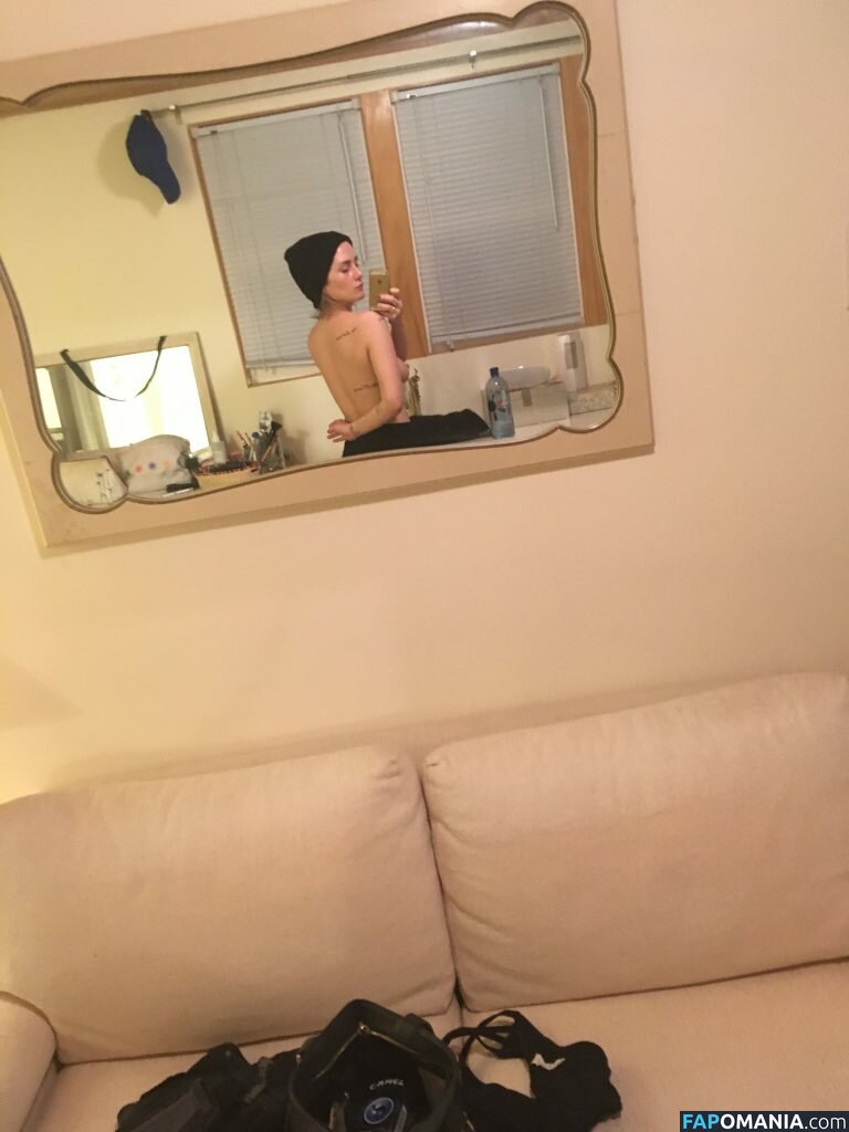 Addison Timlin Nudo Foto trapelata #52