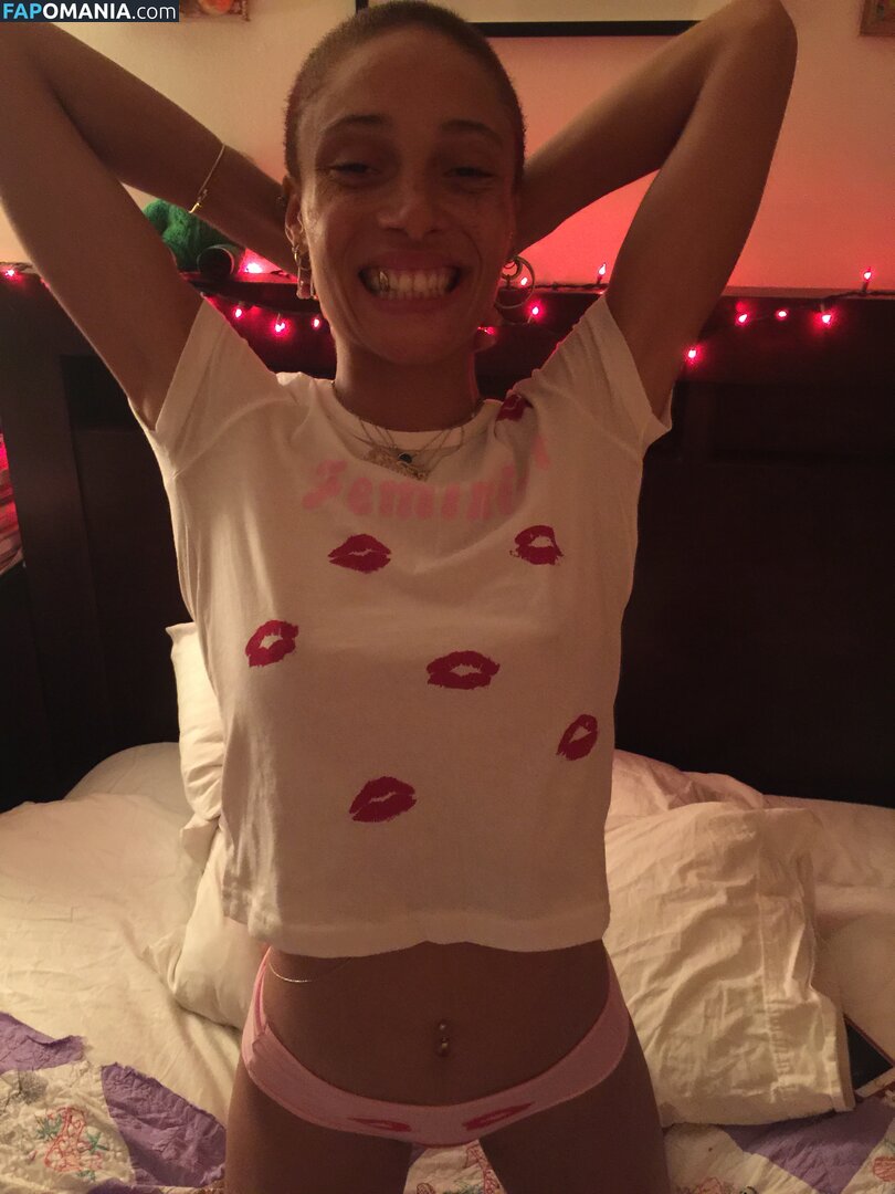 Adwoa Aboah Nudo Foto trapelata #31