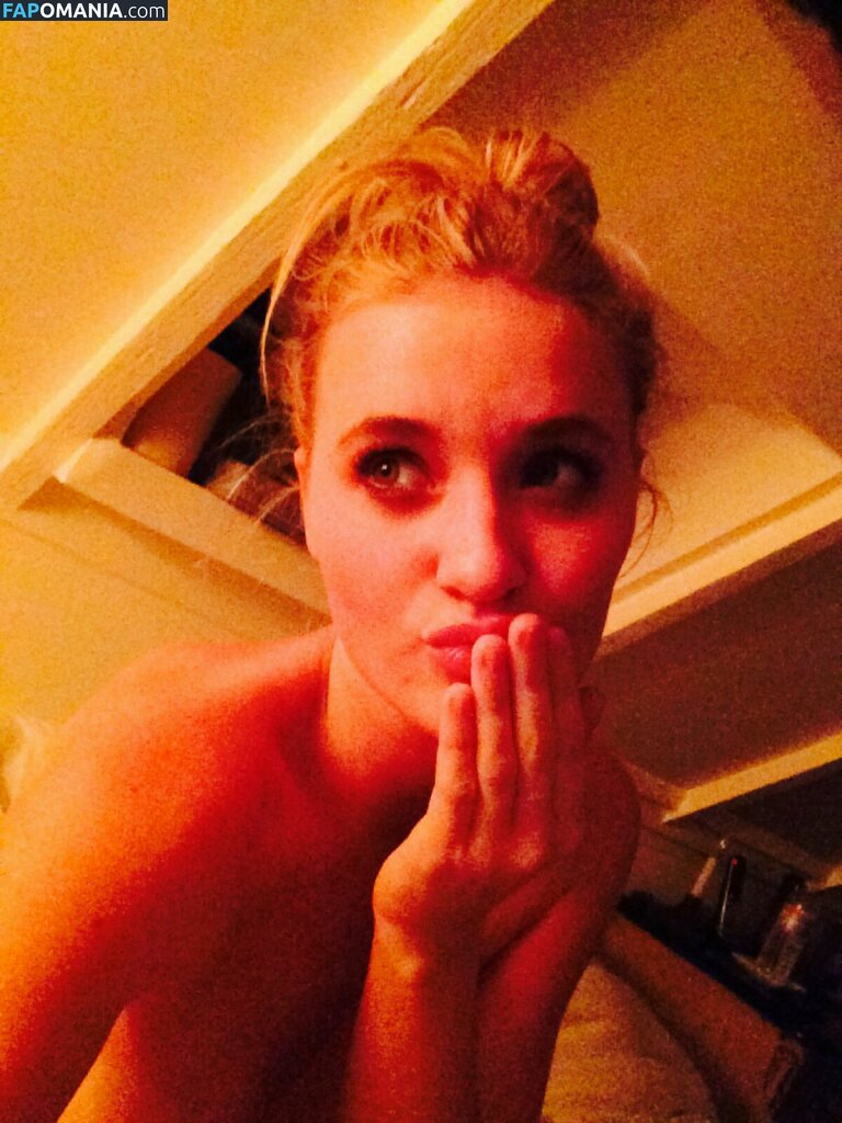 AJ Michalka Nudo Foto trapelata #3