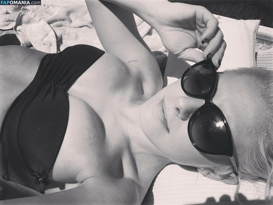 Alexa Bliss Nudo Foto trapelata #20