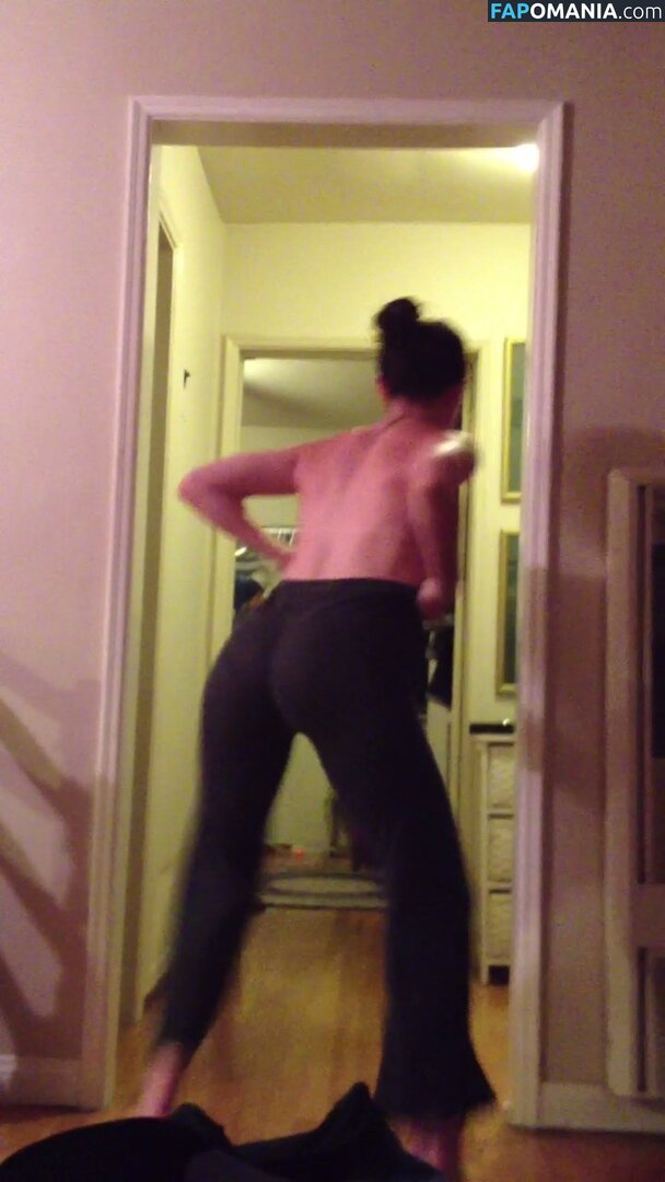 Alexa Nikolas Nudo Foto trapelata #8