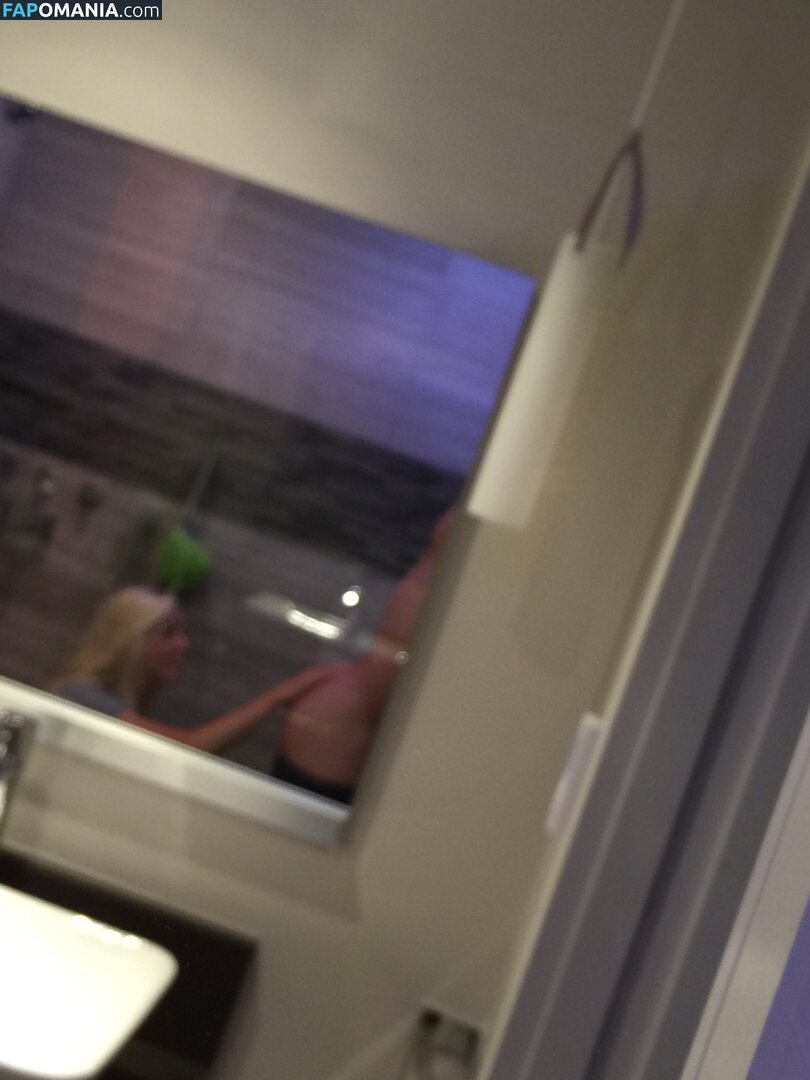 Alexandra Cooper Nudo Foto trapelata #16