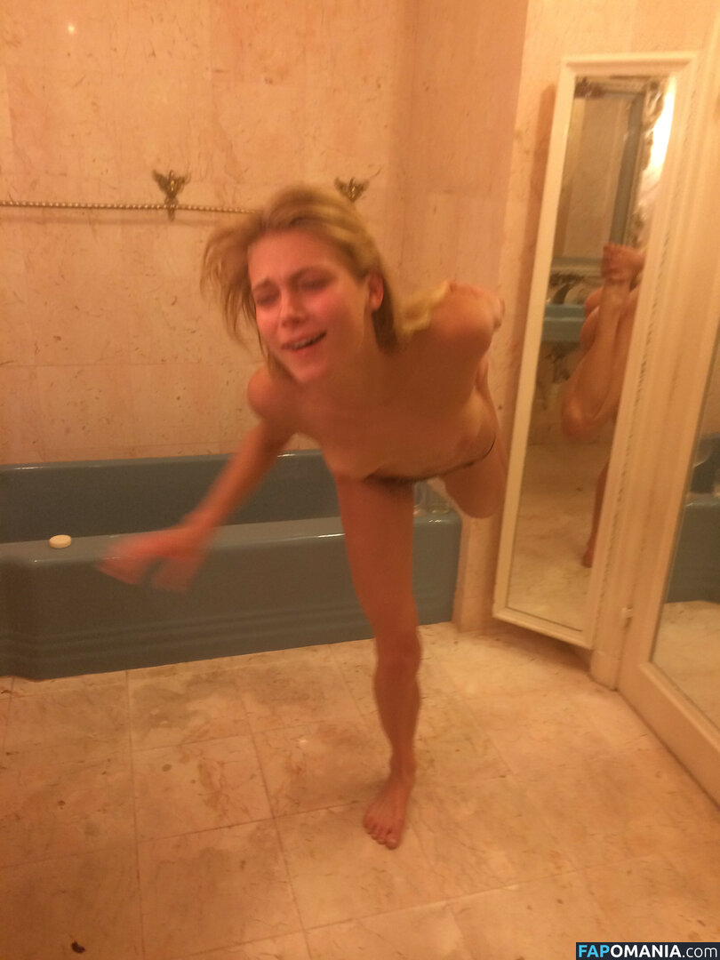 Allegra Carpenter Nudo Foto trapelata #20