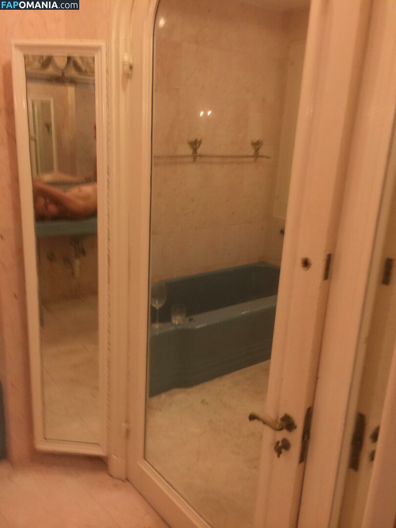 Allegra Carpenter Nudo Foto trapelata #23