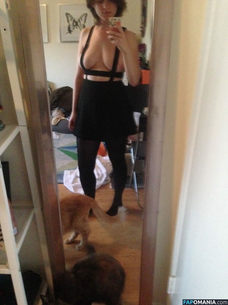 Allie Goertz Nudo Foto trapelata #13