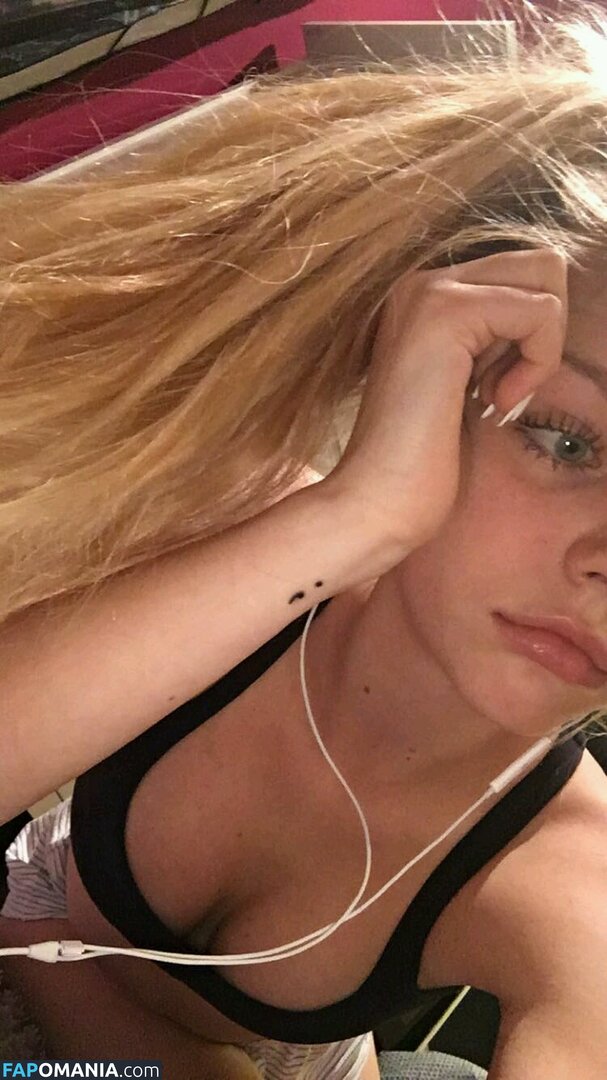 Annika Boron Nudo Foto trapelata #40