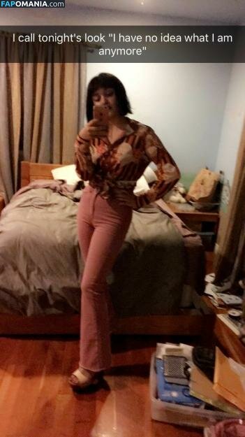 Ariela Barer Nudo Foto trapelata #16