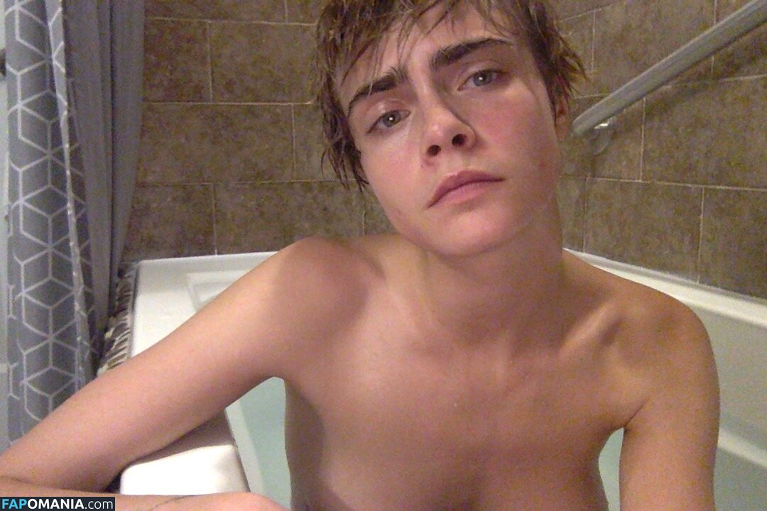 Ashley Benson And Cara Delevingne Nudo Foto trapelata #10