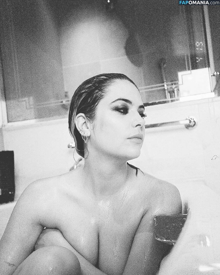 Ashley Benson And Cara Delevingne Nudo Foto trapelata #37