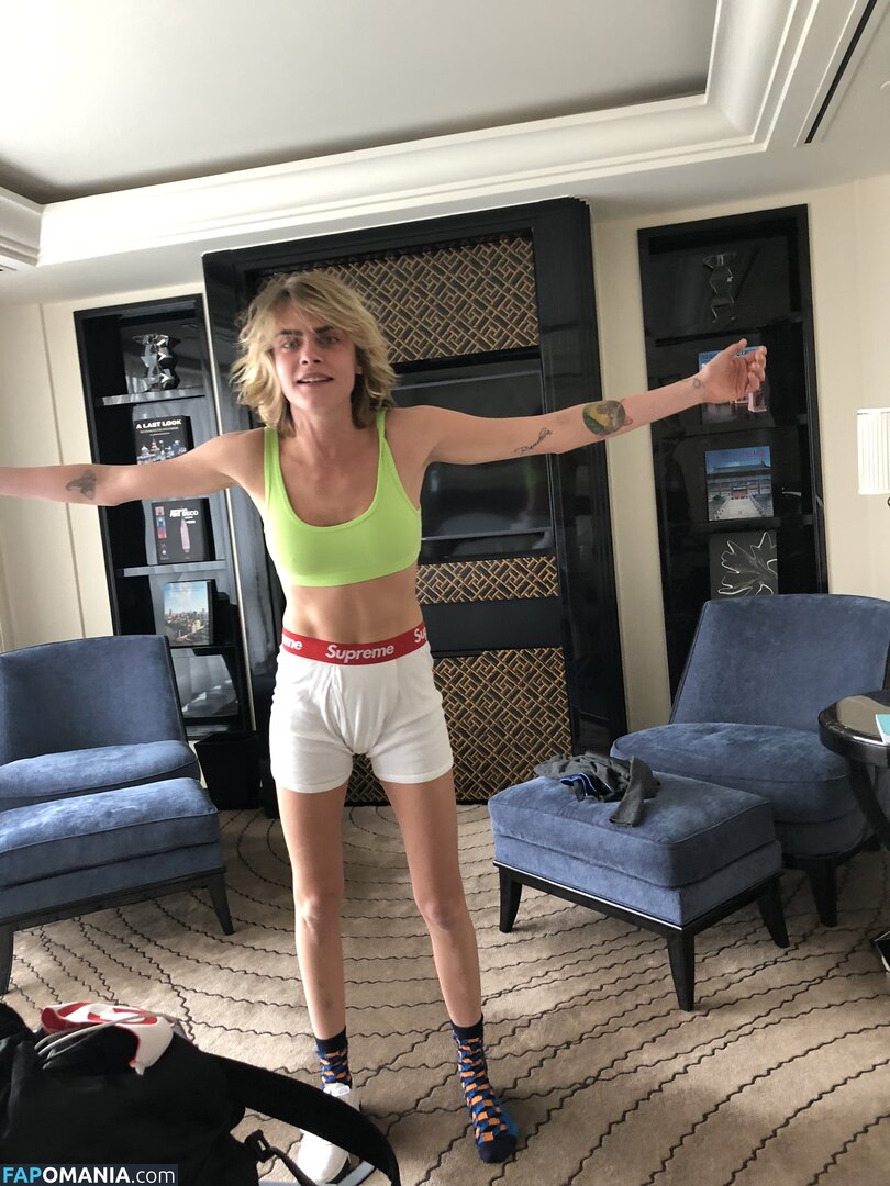 Ashley Benson And Cara Delevingne Nudo Foto trapelata #57