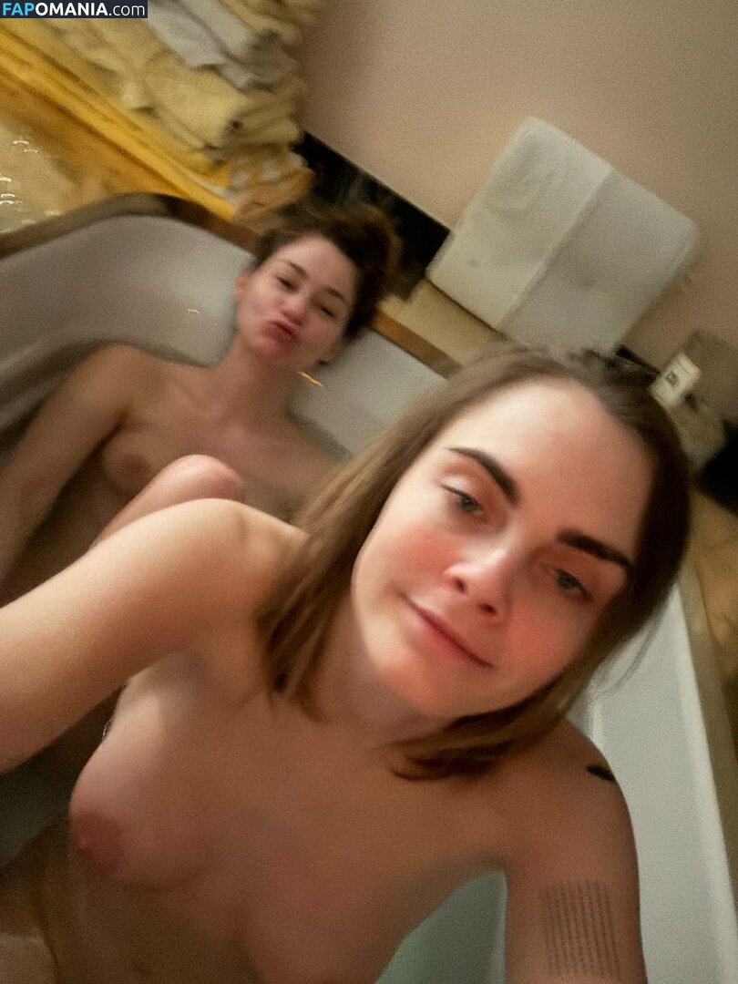 Ashley Benson And Cara Delevingne Nudo Foto trapelata #69