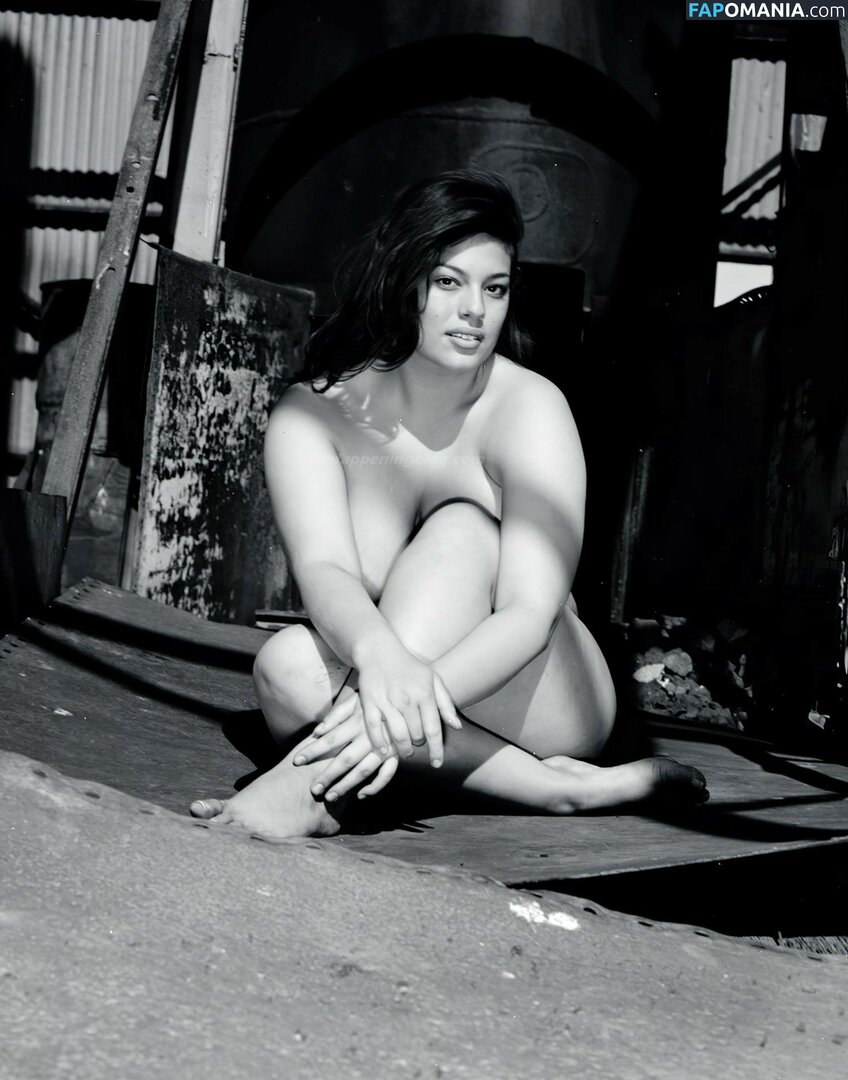 Ashley Graham Nudo Foto trapelata #15