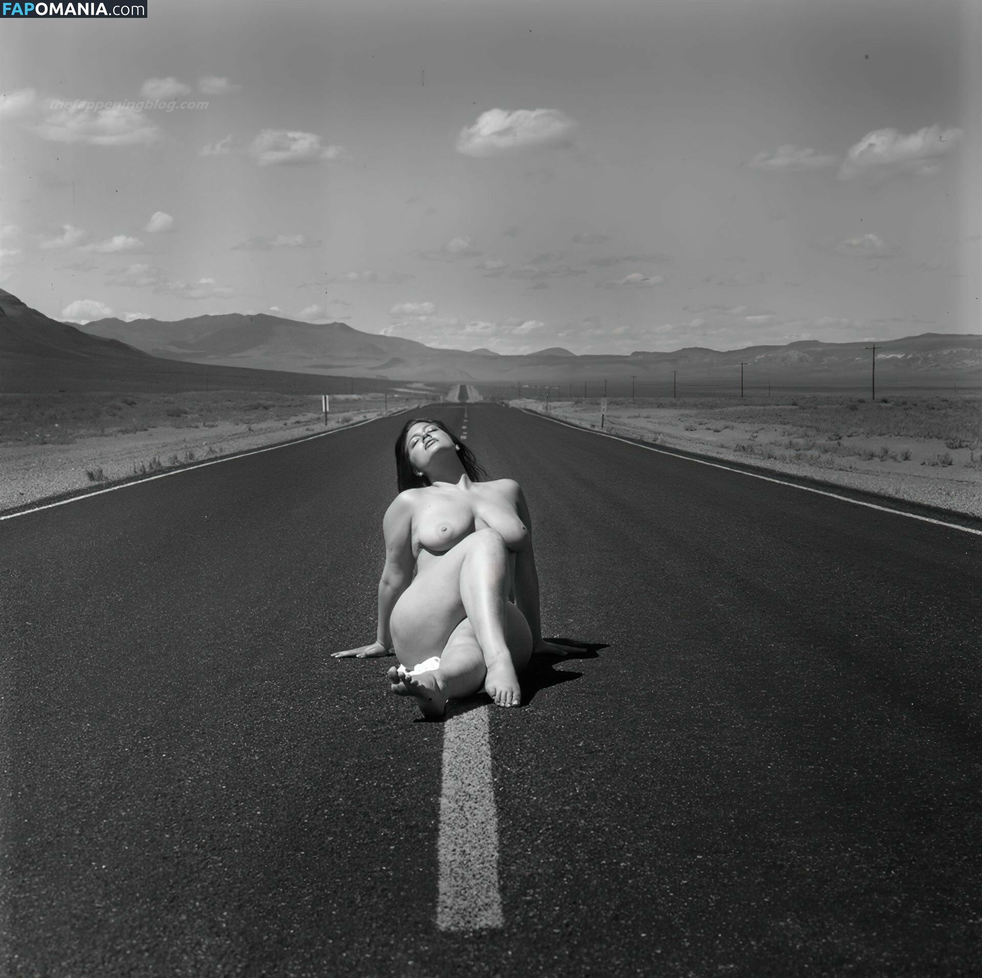 Ashley Graham Nudo Foto trapelata #17