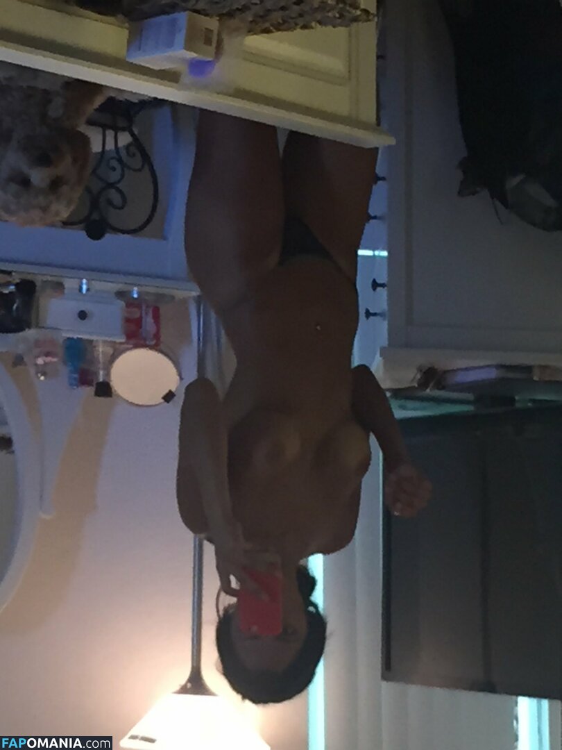 Ashley Hannawacker Nudo Foto trapelata #11