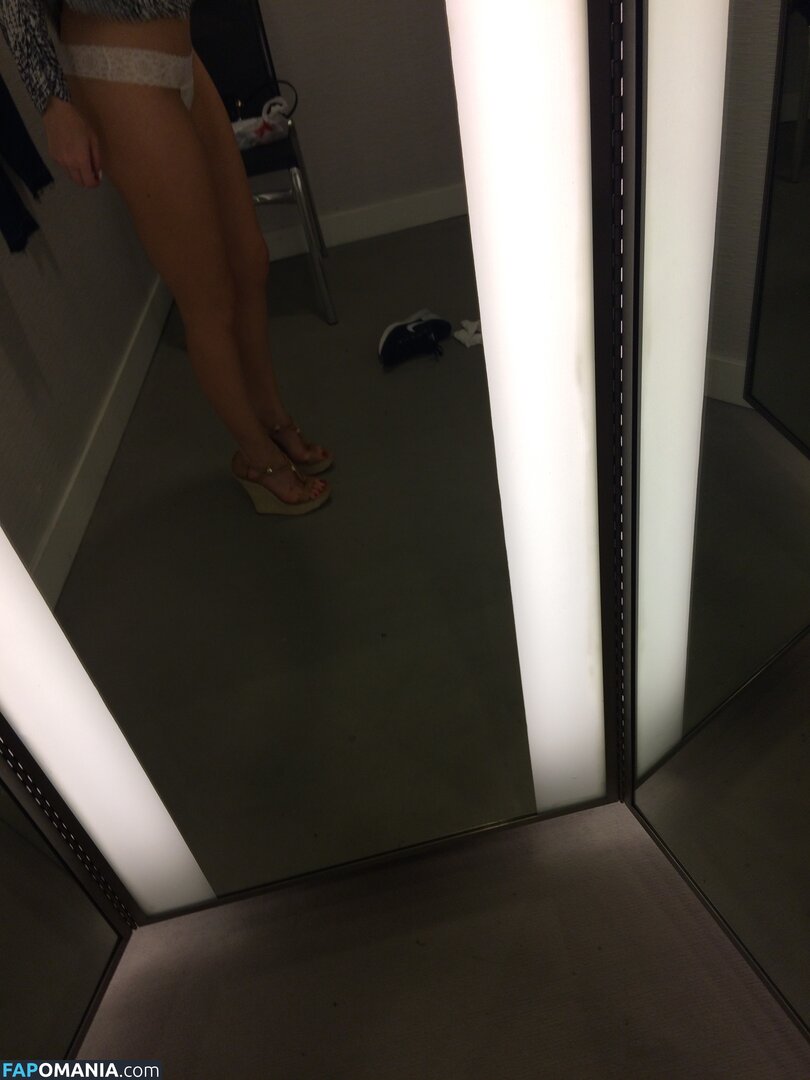 Ashley Mulheron Nudo Foto trapelata #128