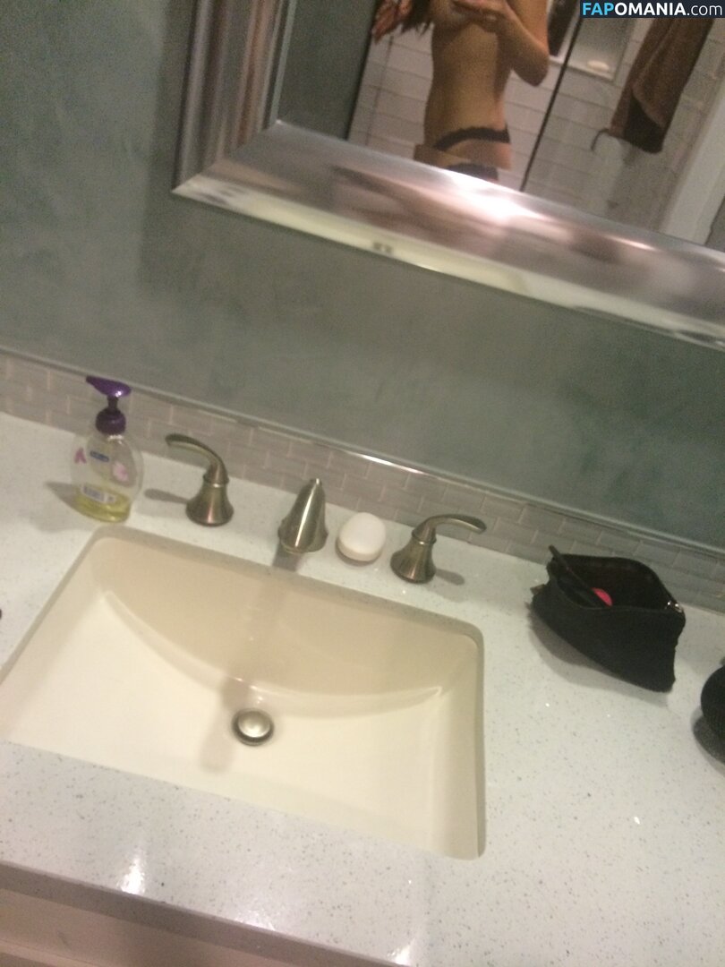 Ashley Mulheron Nudo Foto trapelata #172