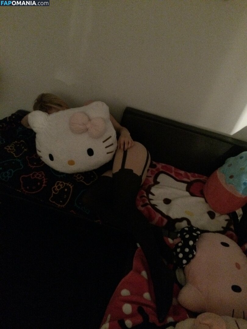 Avril Lavigne Nudo Foto trapelata #16
