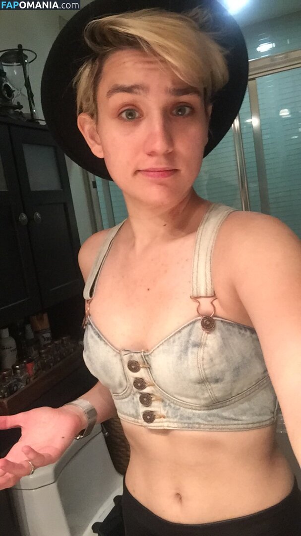 Bex Taylor Klaus Nudo Foto trapelata #35