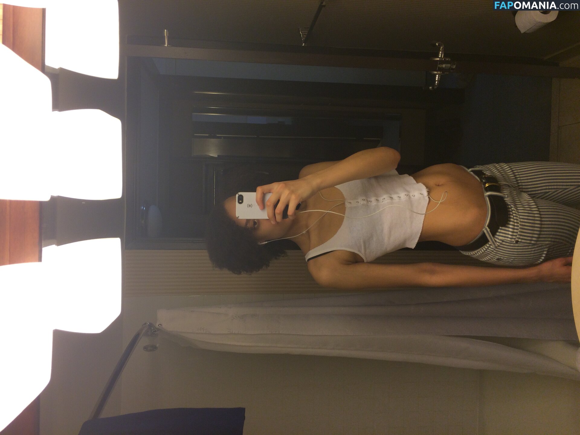 Britne Oldford Nudo Foto trapelata #14