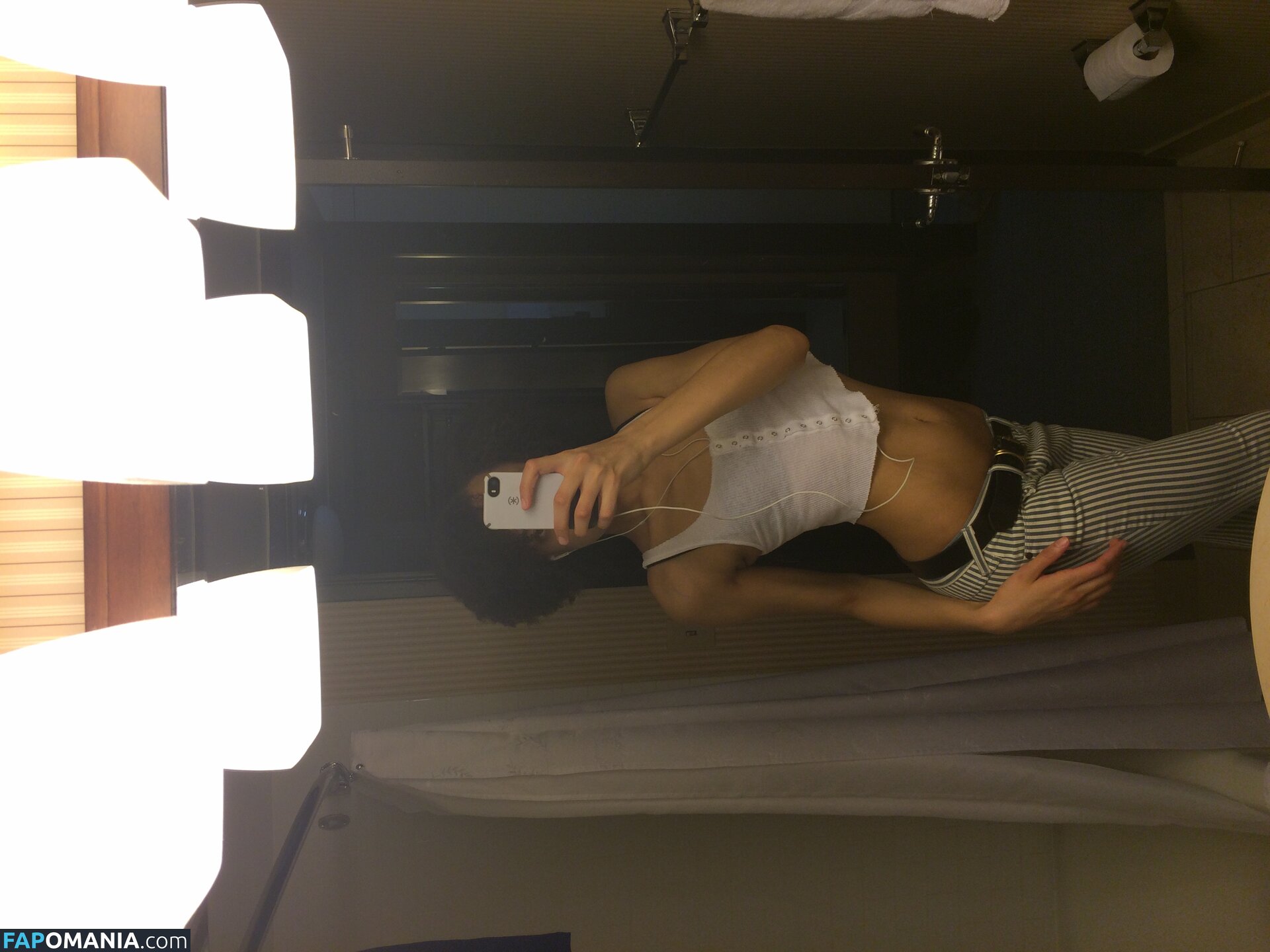 Britne Oldford Nudo Foto trapelata #15