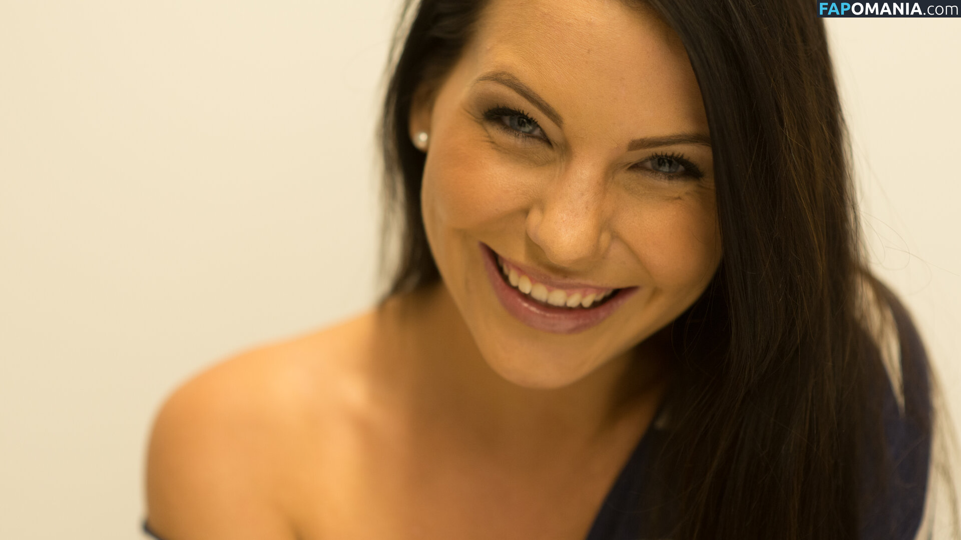 Carina Schwarz Nudo Foto trapelata #16