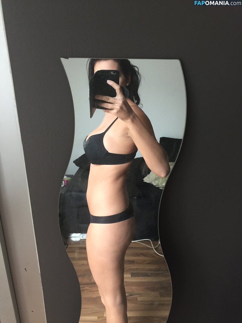 Carina Schwarz Nudo Foto trapelata #181