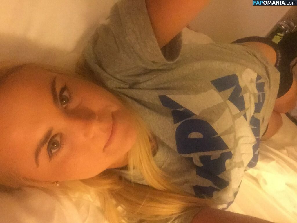 Carly Booth Nudo Foto trapelata #35