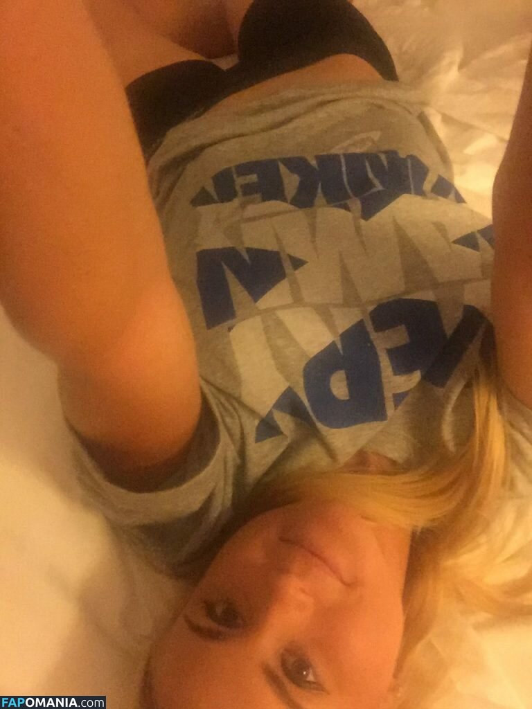 Carly Booth Nudo Foto trapelata #41