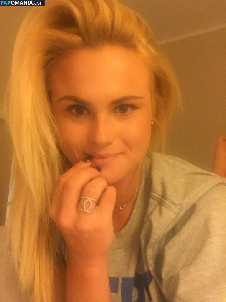 Carly Booth Nudo Foto trapelata #47