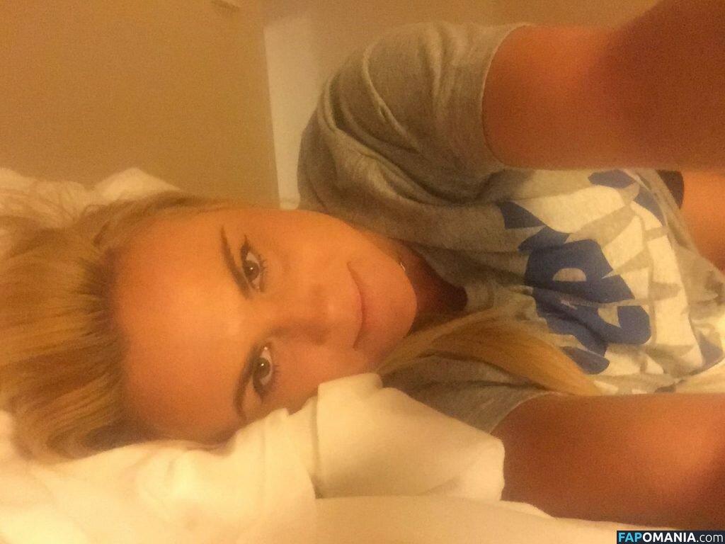 Carly Booth Nudo Foto trapelata #50