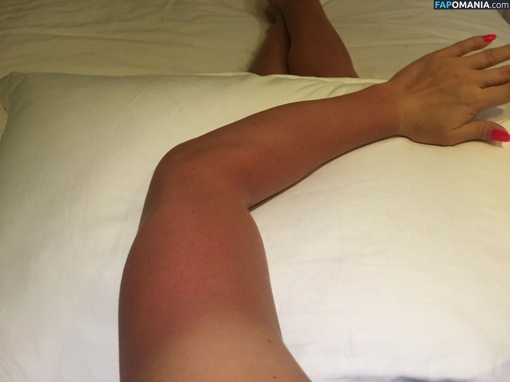 Carly Booth Nudo Foto trapelata #53