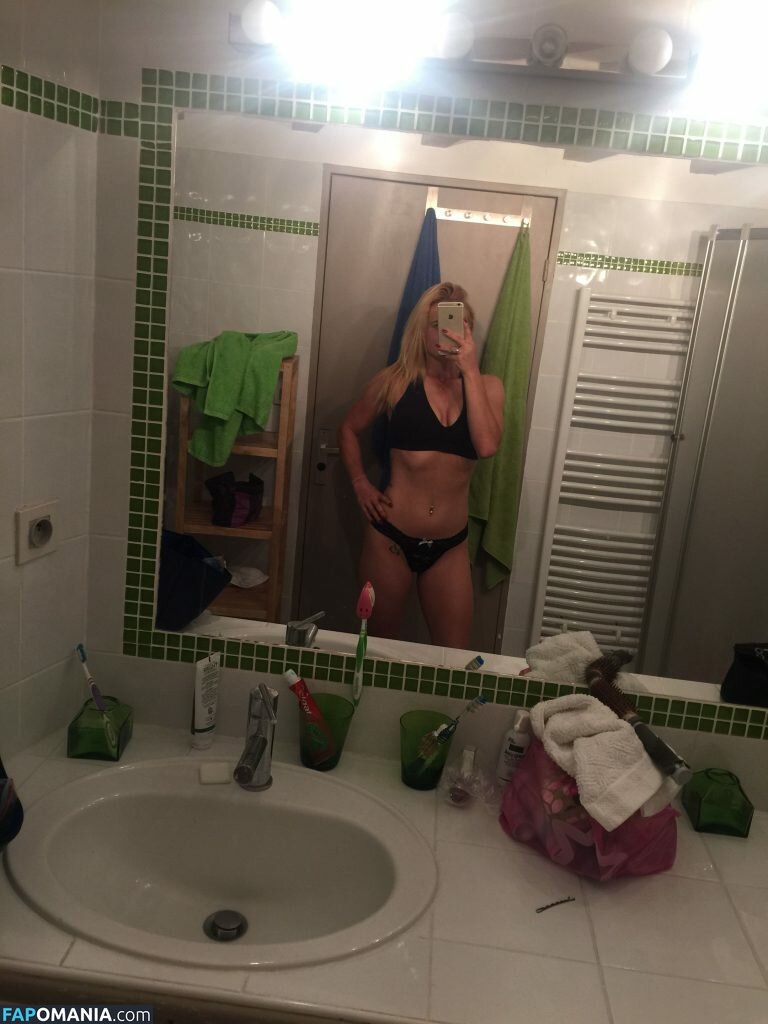 Carly Booth Nudo Foto trapelata #73