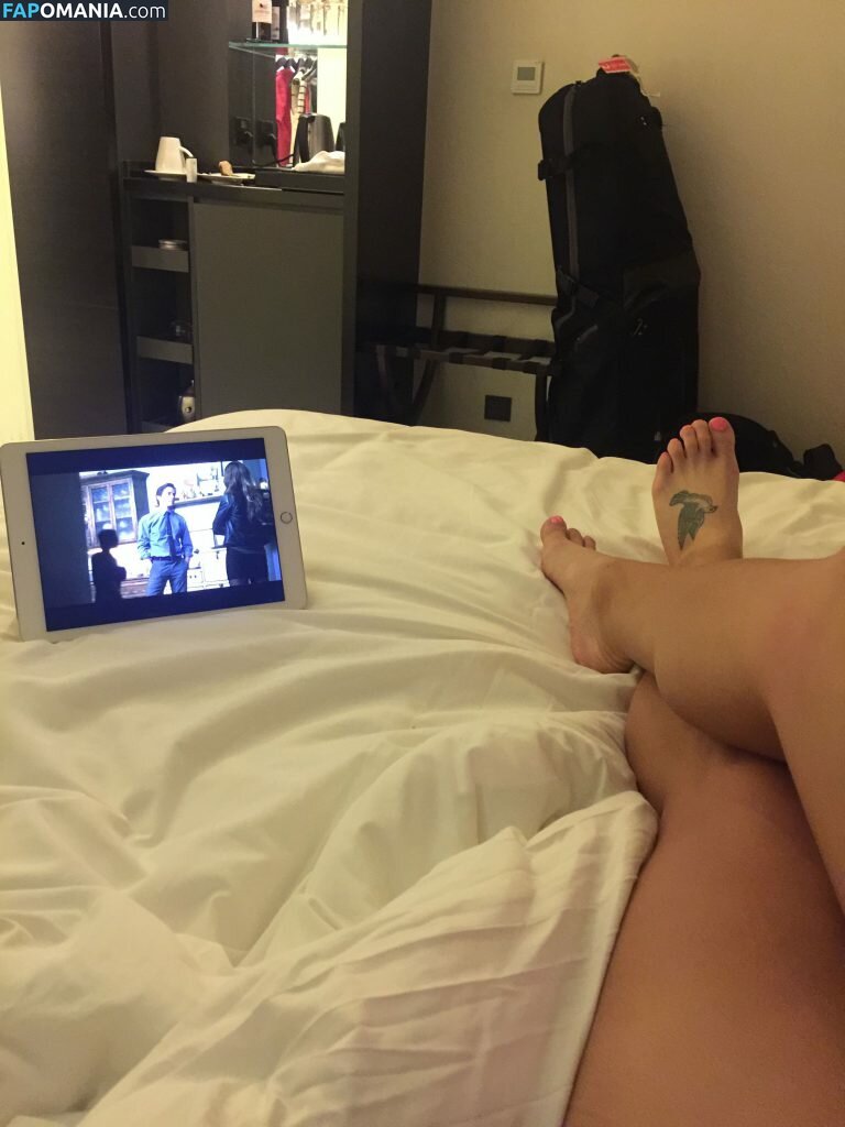 Carly Booth Nudo Foto trapelata #76