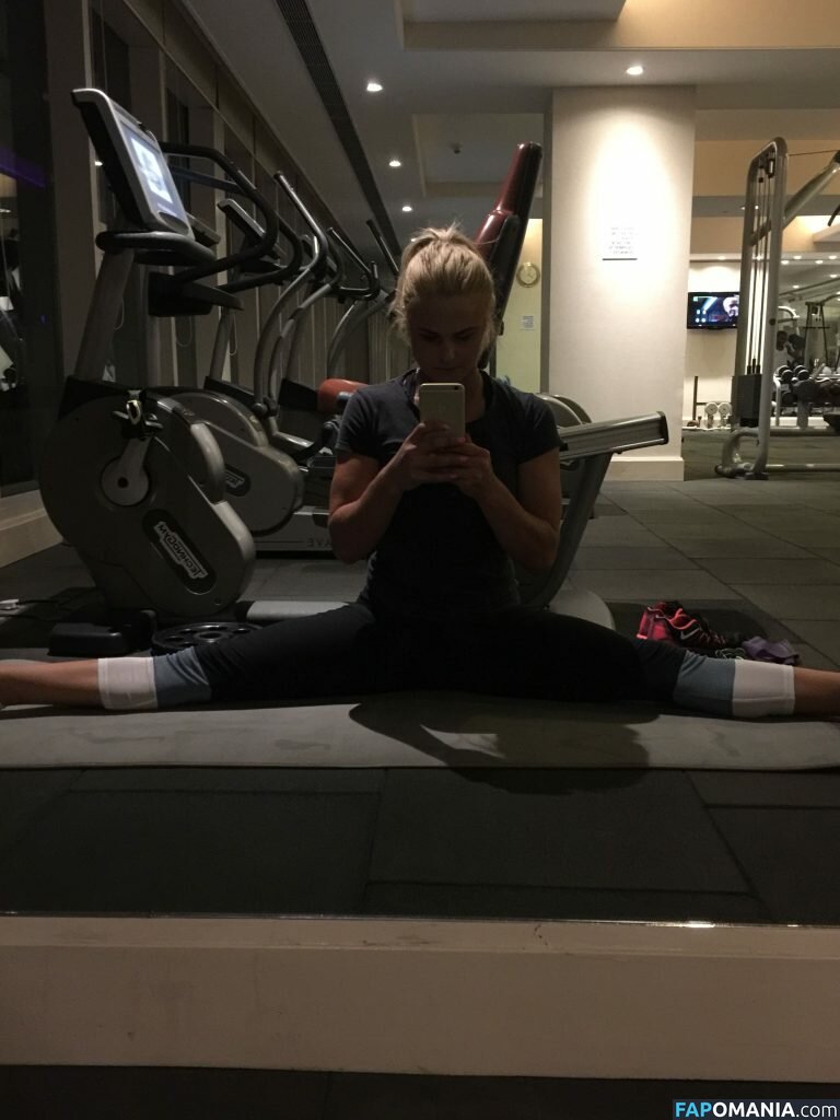 Carly Booth Nudo Foto trapelata #88