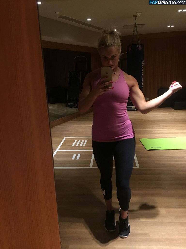 Carly Booth Nudo Foto trapelata #108