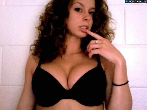 Carly Simmons Nudo Foto trapelata #15