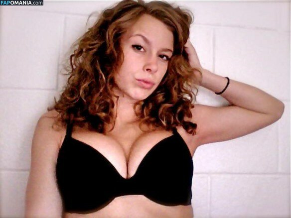 Carly Simmons Nudo Foto trapelata #40