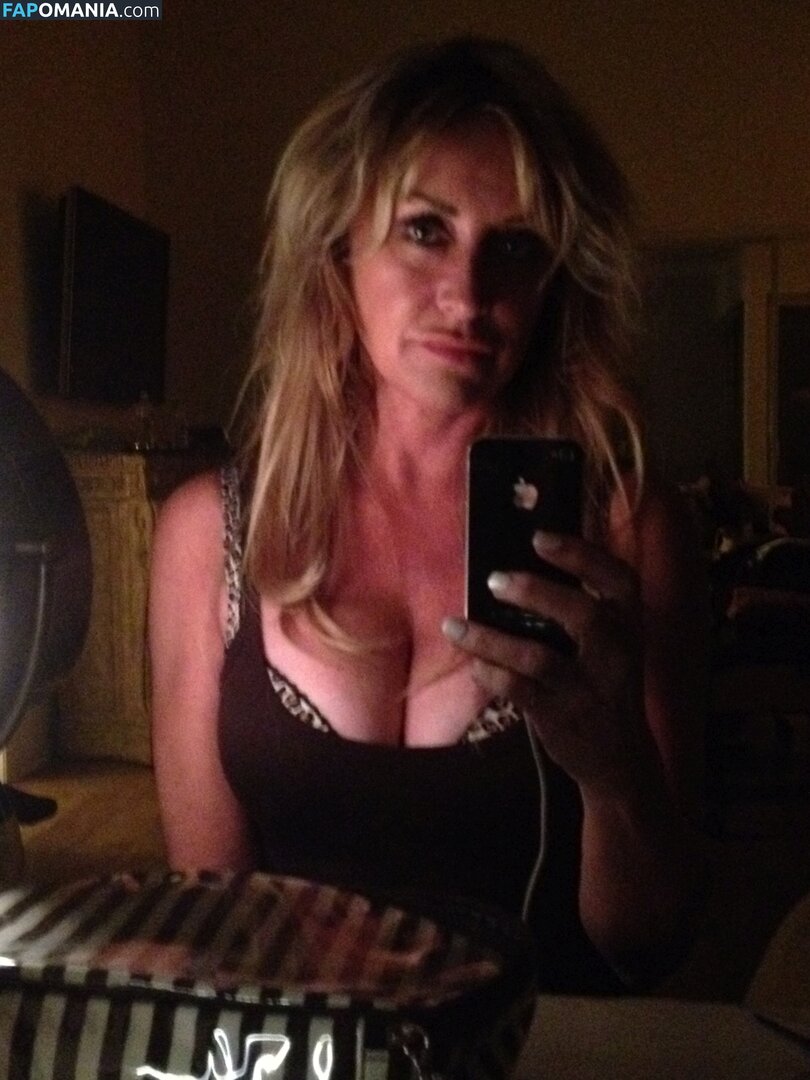 Carrie Michalka Nudo Foto trapelata #20