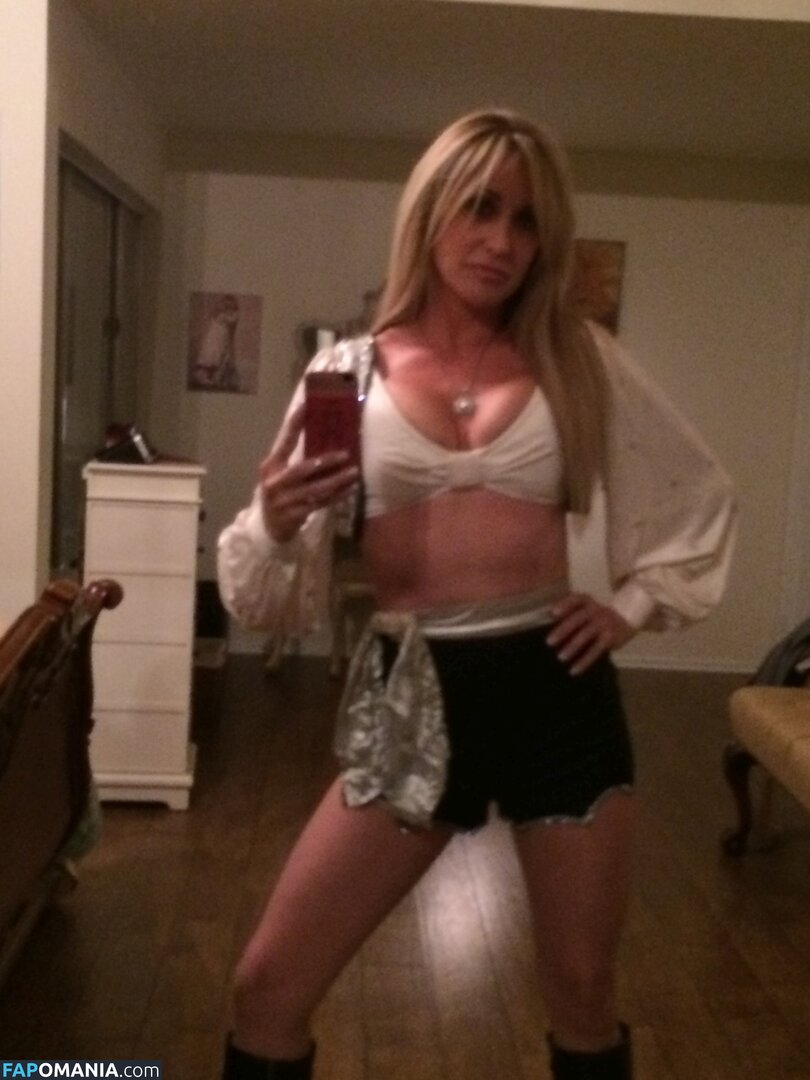 Carrie Michalka Nudo Foto trapelata #95