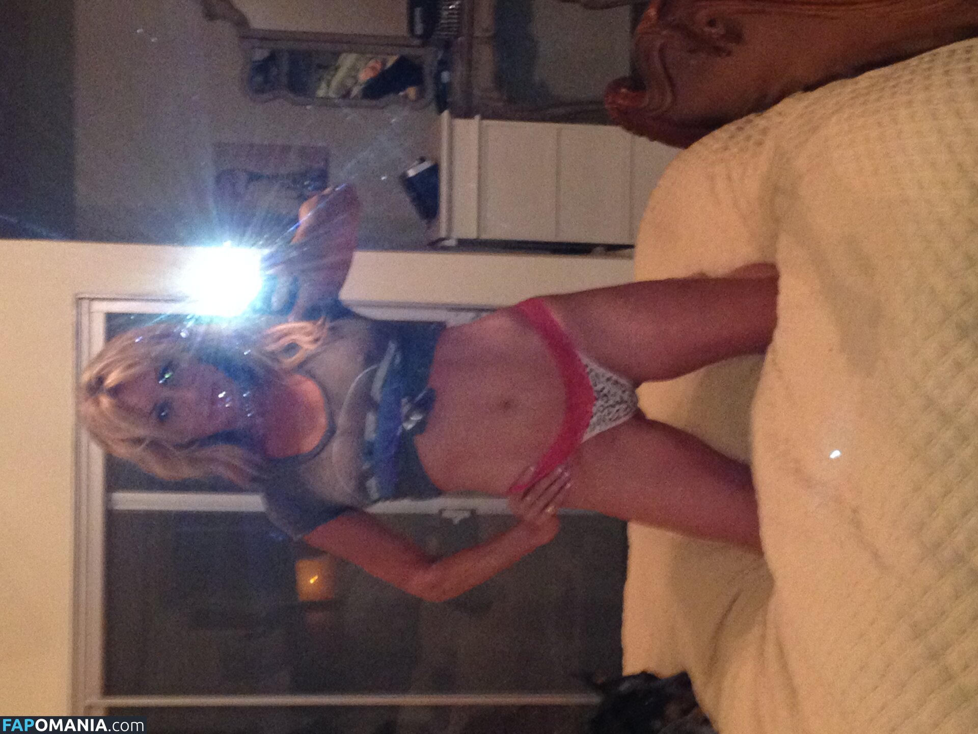 Carrie Michalka Nudo Foto trapelata #166