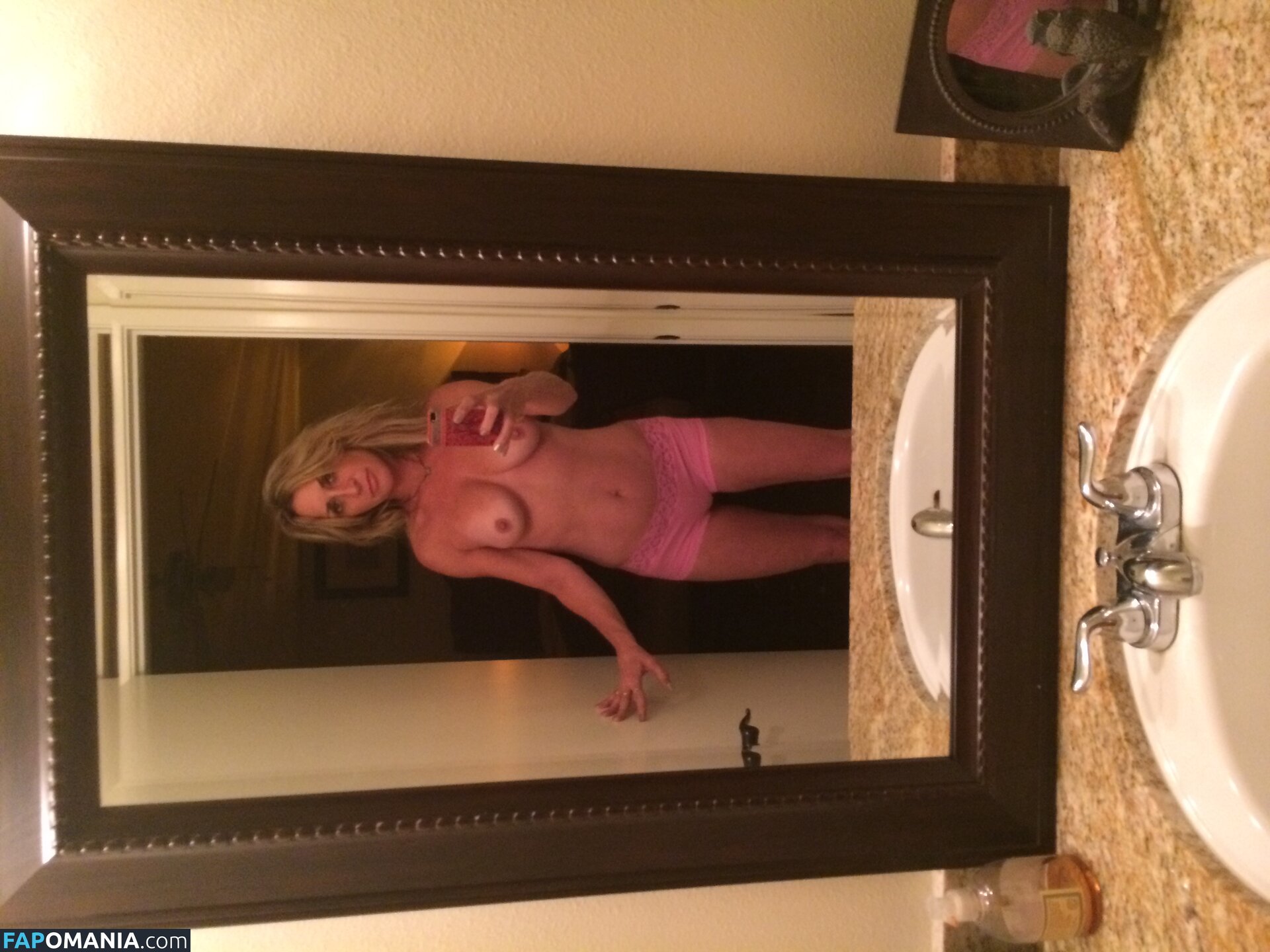 Carrie Michalka Nudo Foto trapelata #217