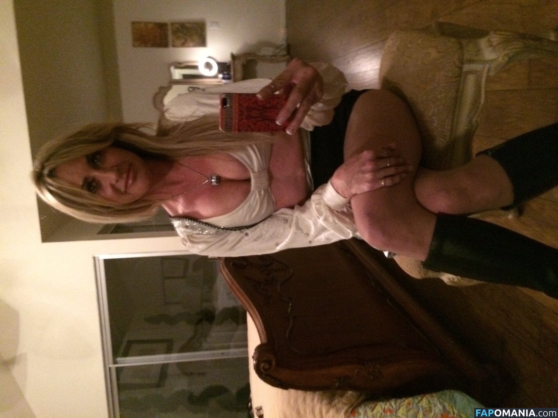 Carrie Michalka Nudo Foto trapelata #257