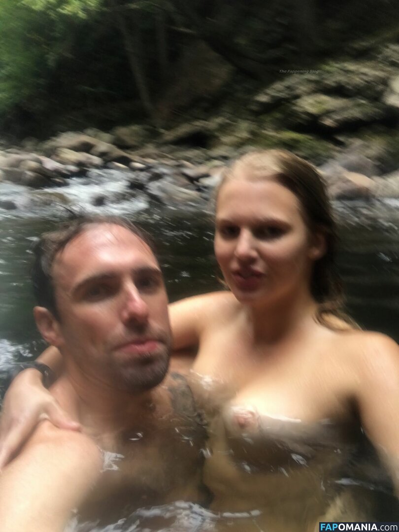Casie Sloan Nudo Foto trapelata #2