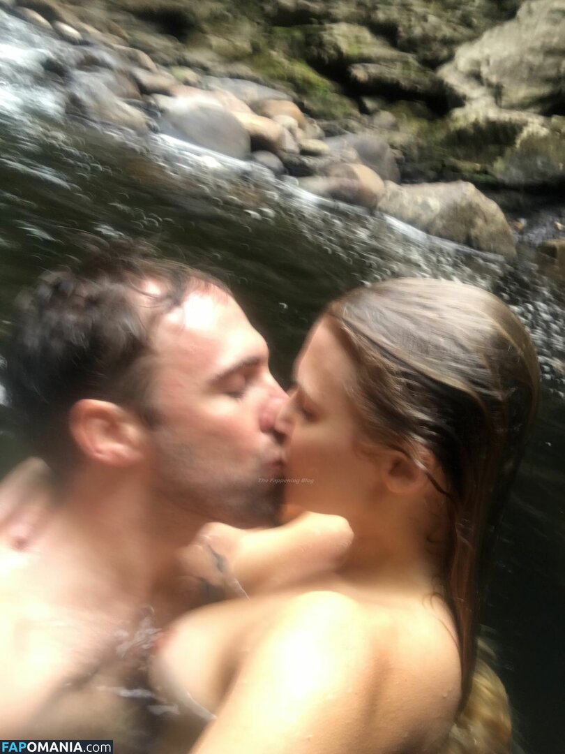 Casie Sloan Nudo Foto trapelata #3