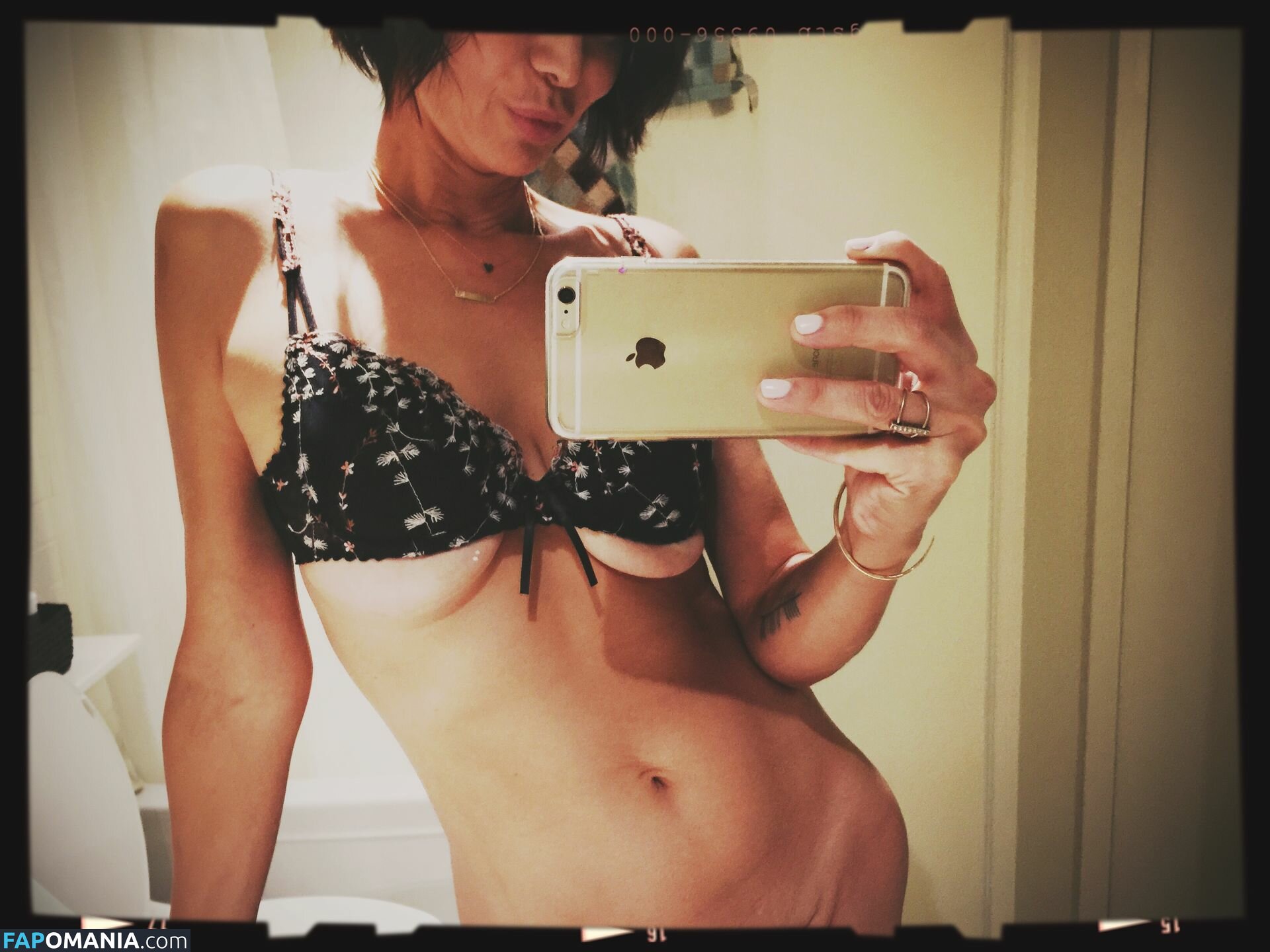 Catherine Bell Nudo Foto trapelata #41