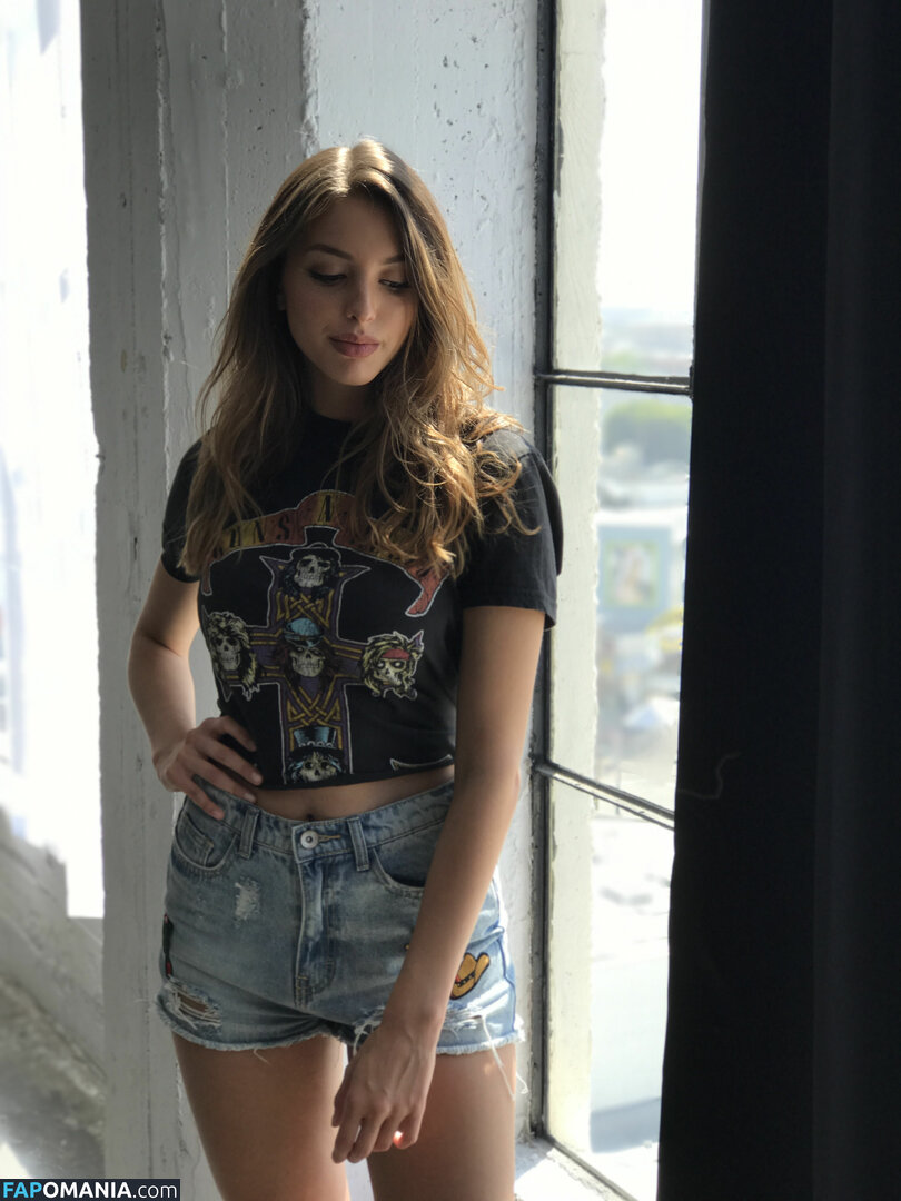 Celine Farach Nudo Foto trapelata #7