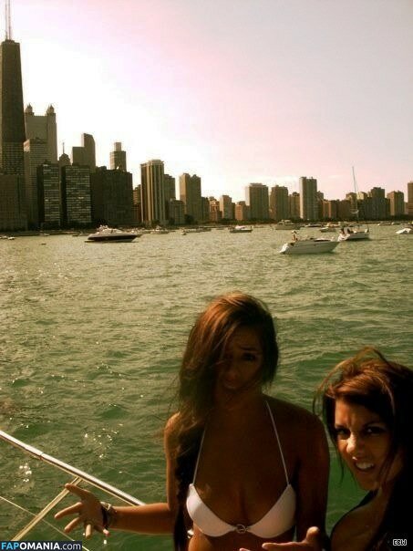 Chloe Bennett Nudo Foto trapelata #6