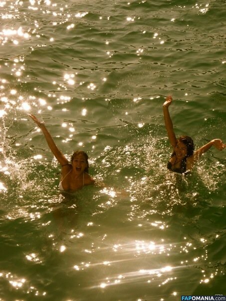 Chloe Bennett Nudo Foto trapelata #12