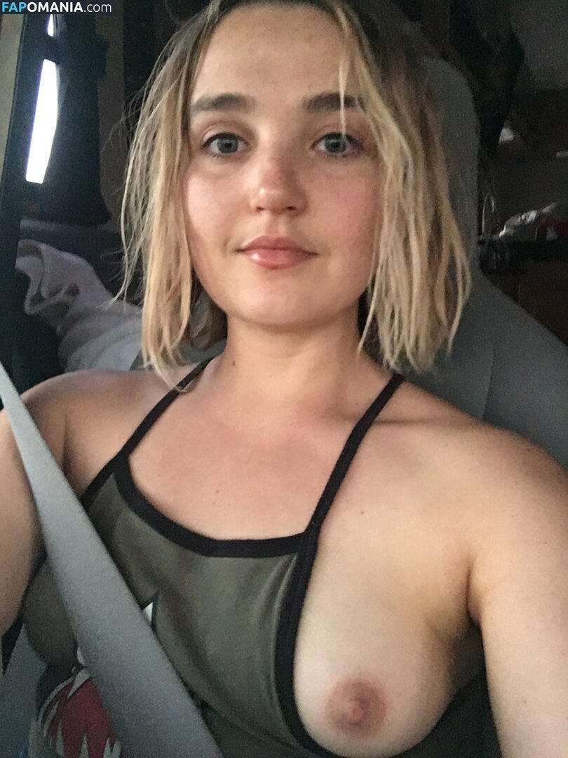 Chloe Fineman Nudo Foto trapelata #7